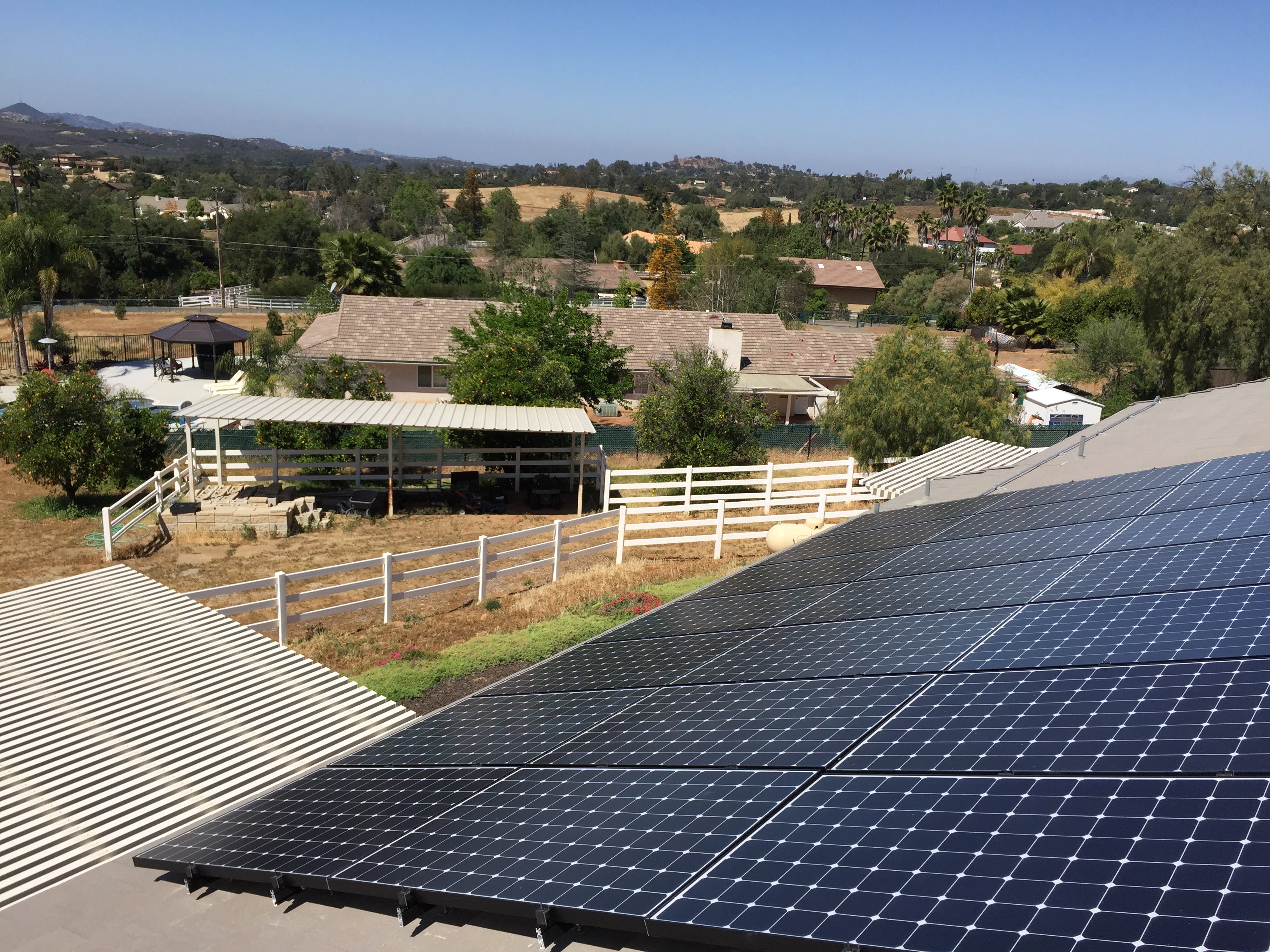 6.9 kW solar electrical system in Valley Center, California
