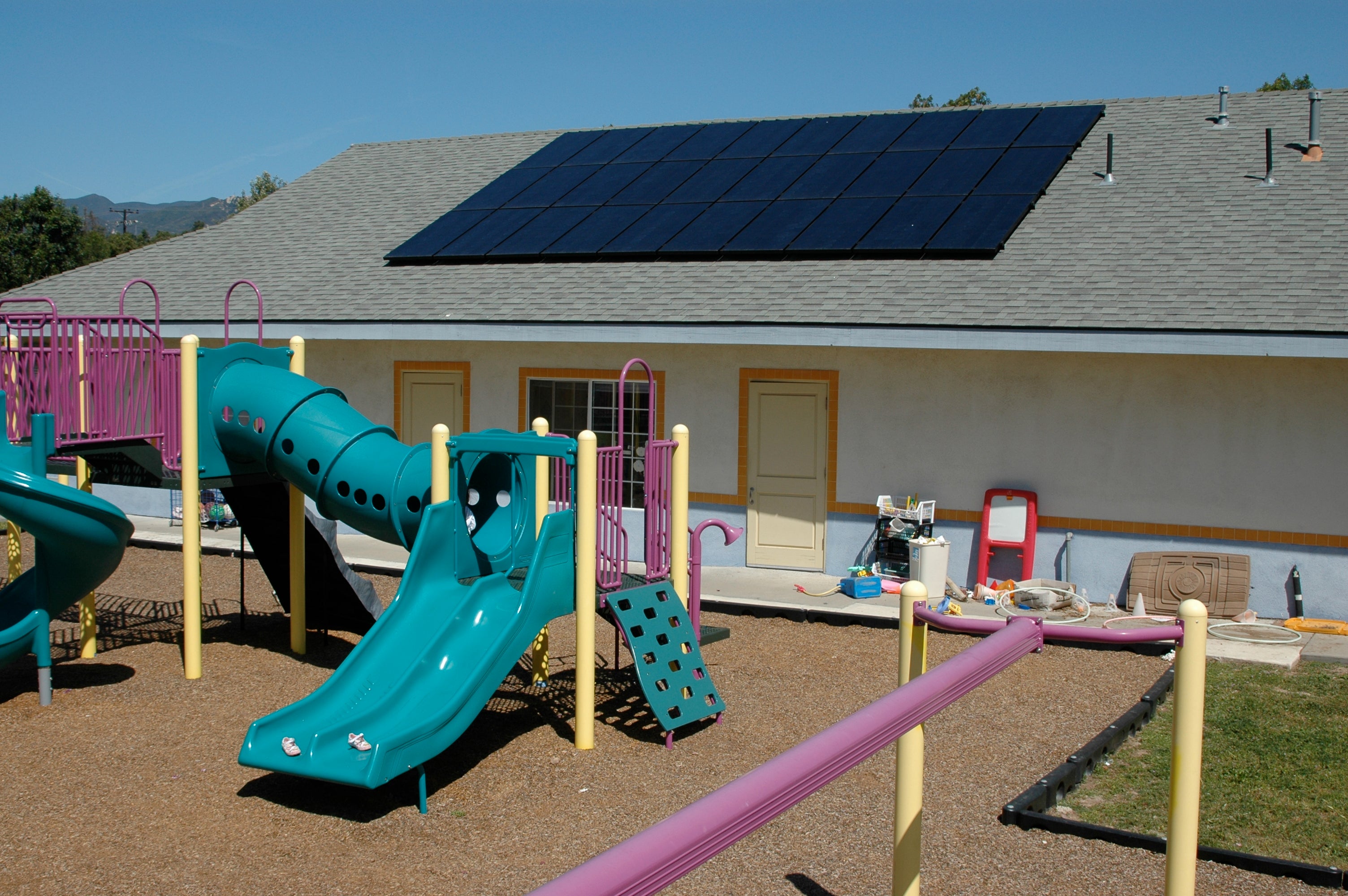 Roof mounted solar installation