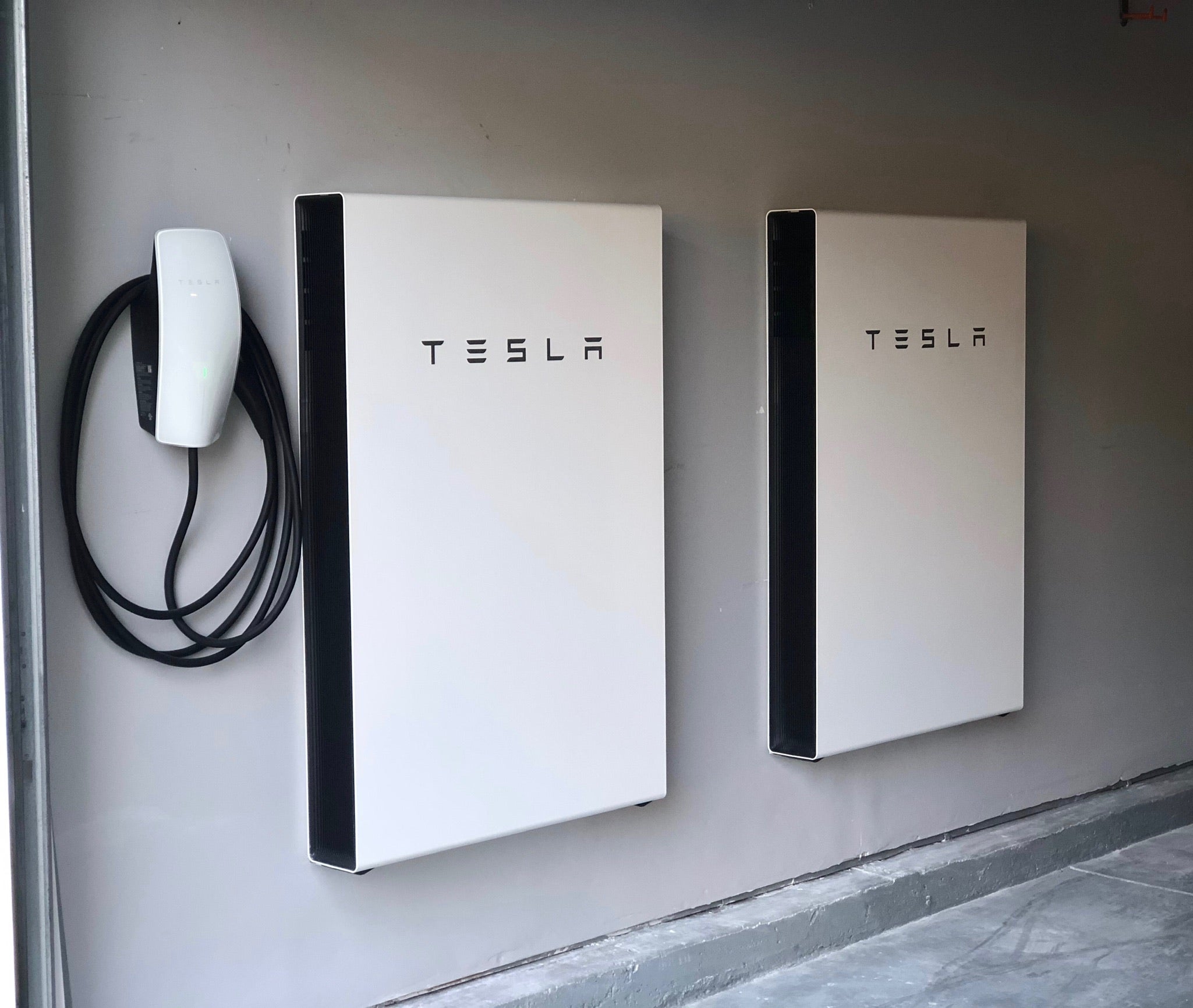Tesla Powerwalls with Tesla EV Charger