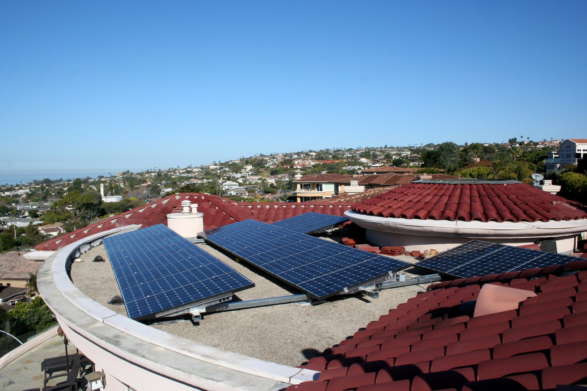 24 Sunpower238-watt high-efficiency solar panels