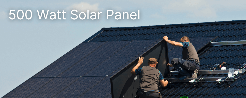 Installer place solar panel on roof