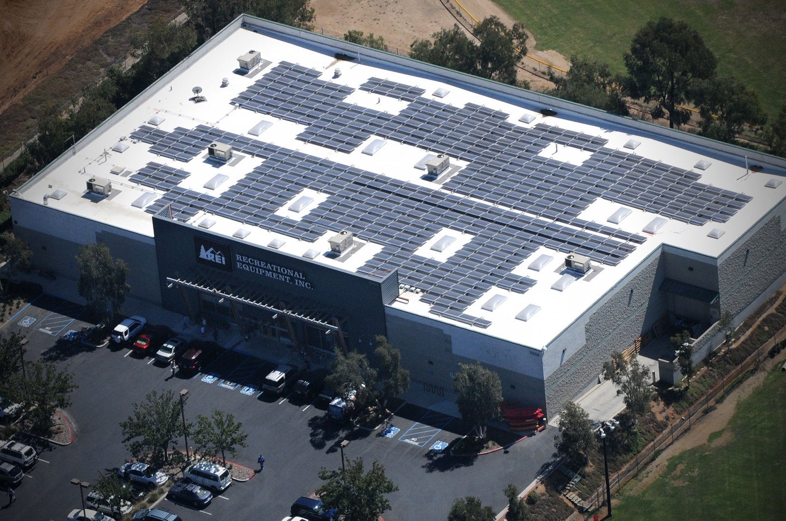 REI Distribution Center’s 2.2 MW Solar Roof Helps it Reach NetZero Energy
